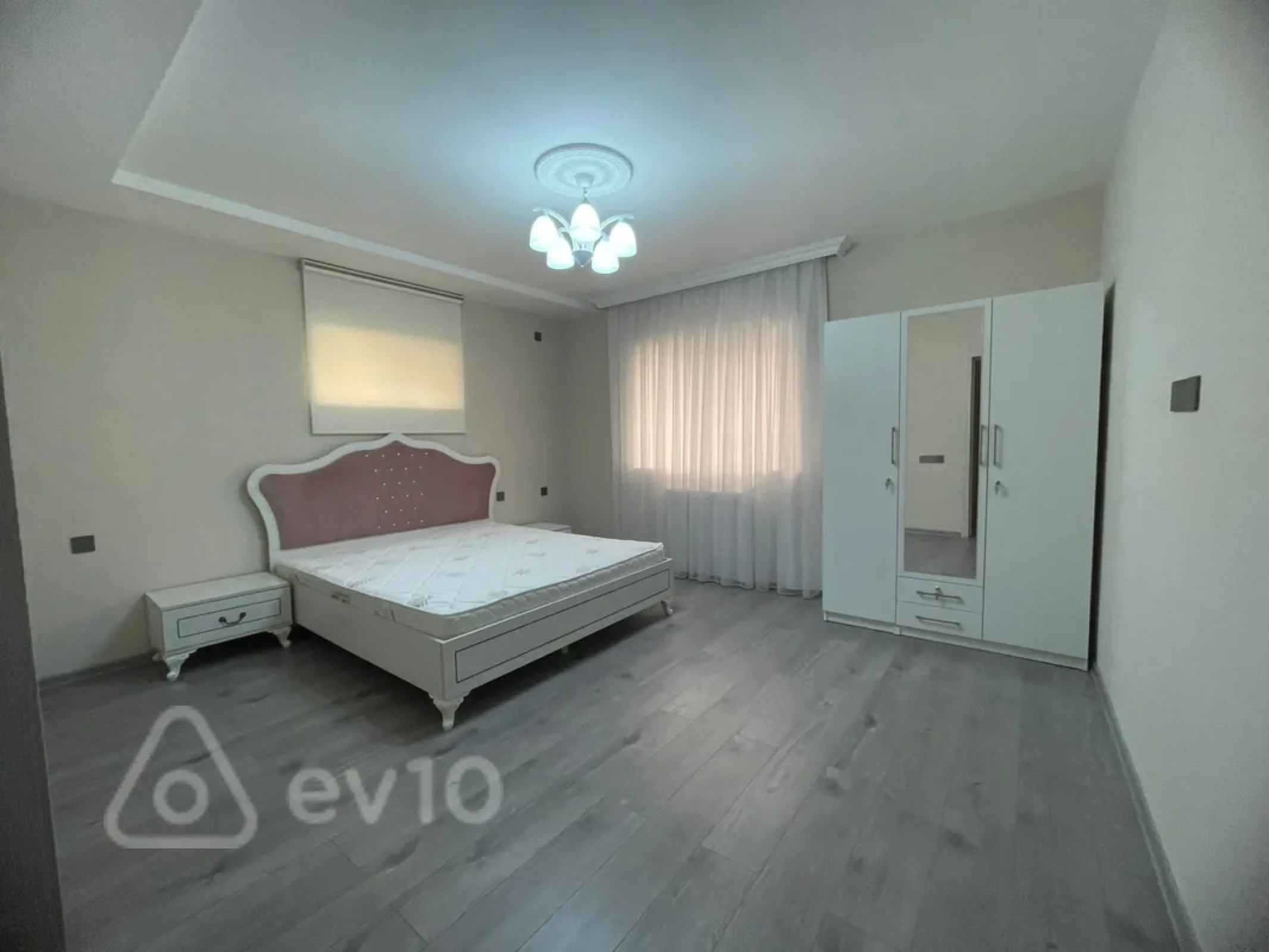 Kirayə verilir 5 otaqlı həyət evi 300 m²