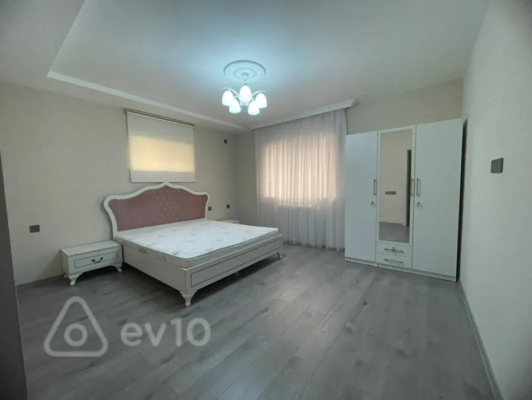 Kirayə verilir 5 otaqlı həyət evi 300 m²