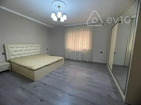 Kirayə verilir 5 otaqlı həyət evi 300 m²