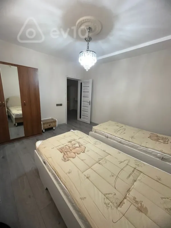 Kirayə verilir 5 otaqlı həyət evi 300 m²