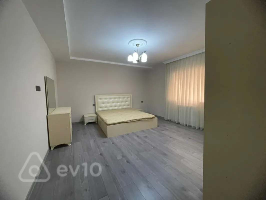Kirayə verilir 5 otaqlı həyət evi 300 m²