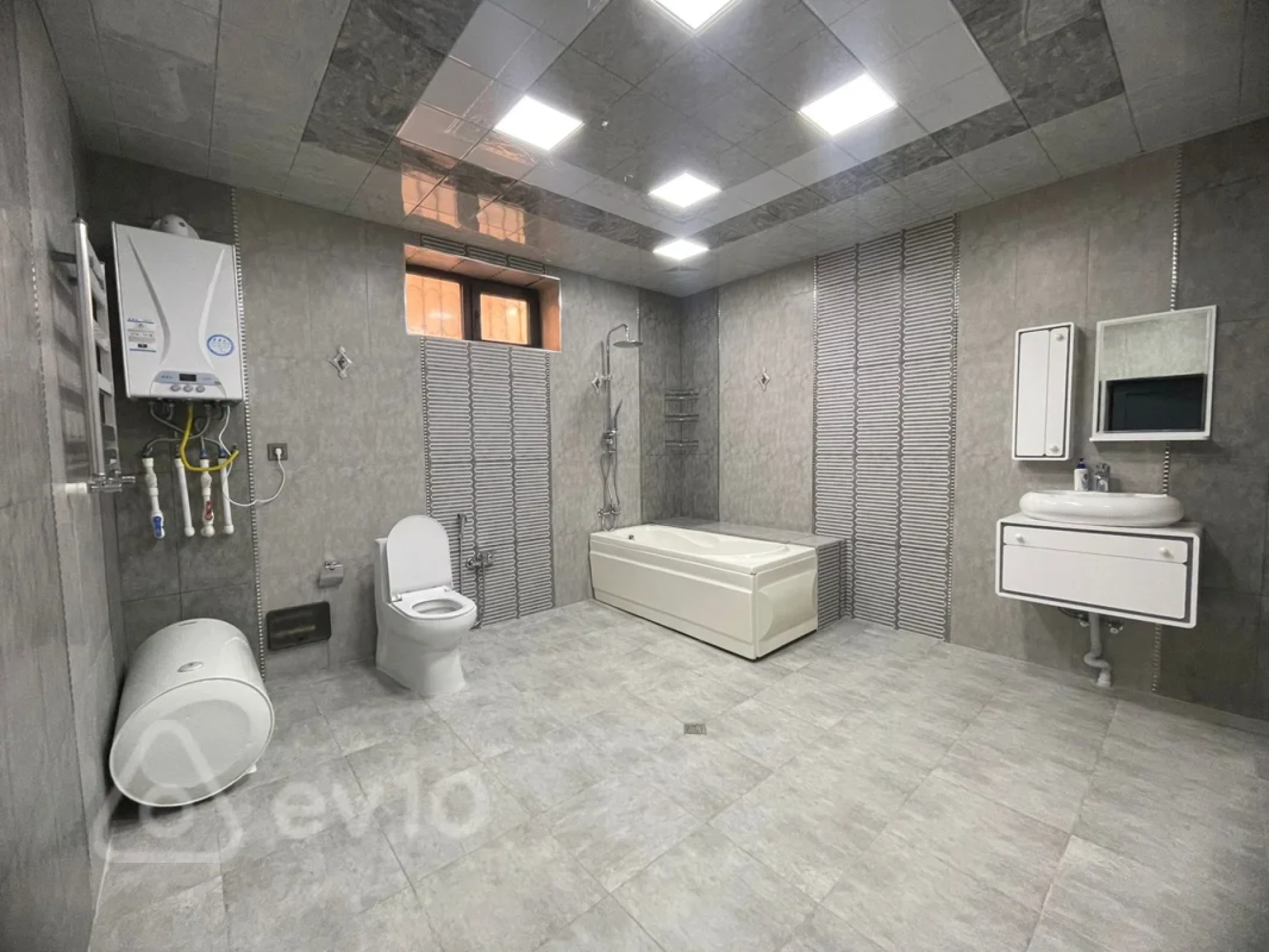 Kirayə verilir 5 otaqlı həyət evi 300 m²