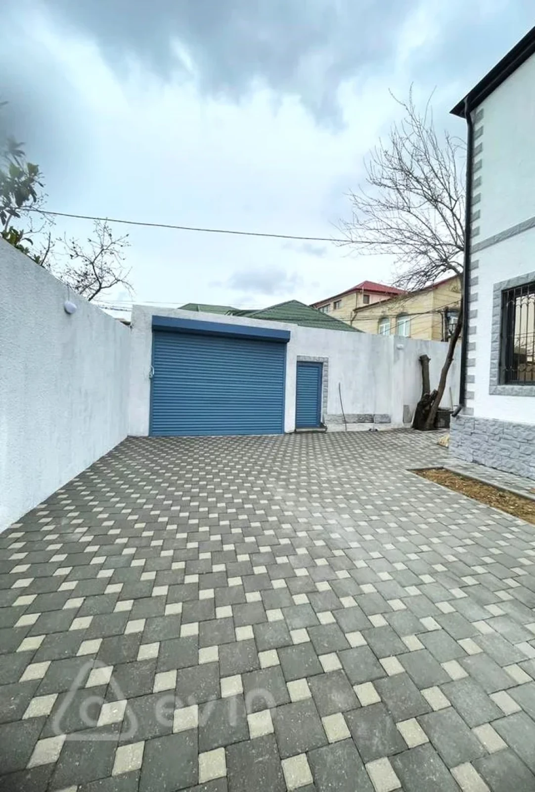Kirayə verilir 5 otaqlı həyət evi 300 m²