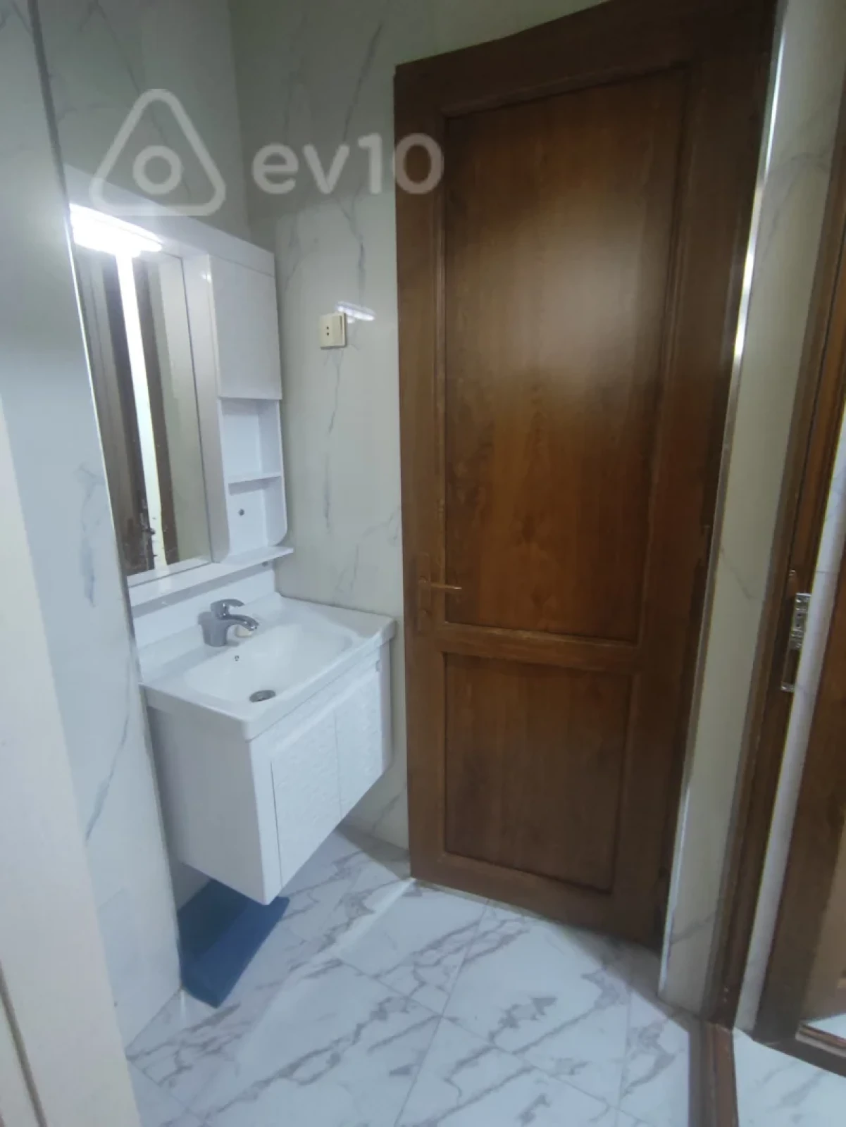 Satılır 3 otaqlı yeni tikili 106 m²