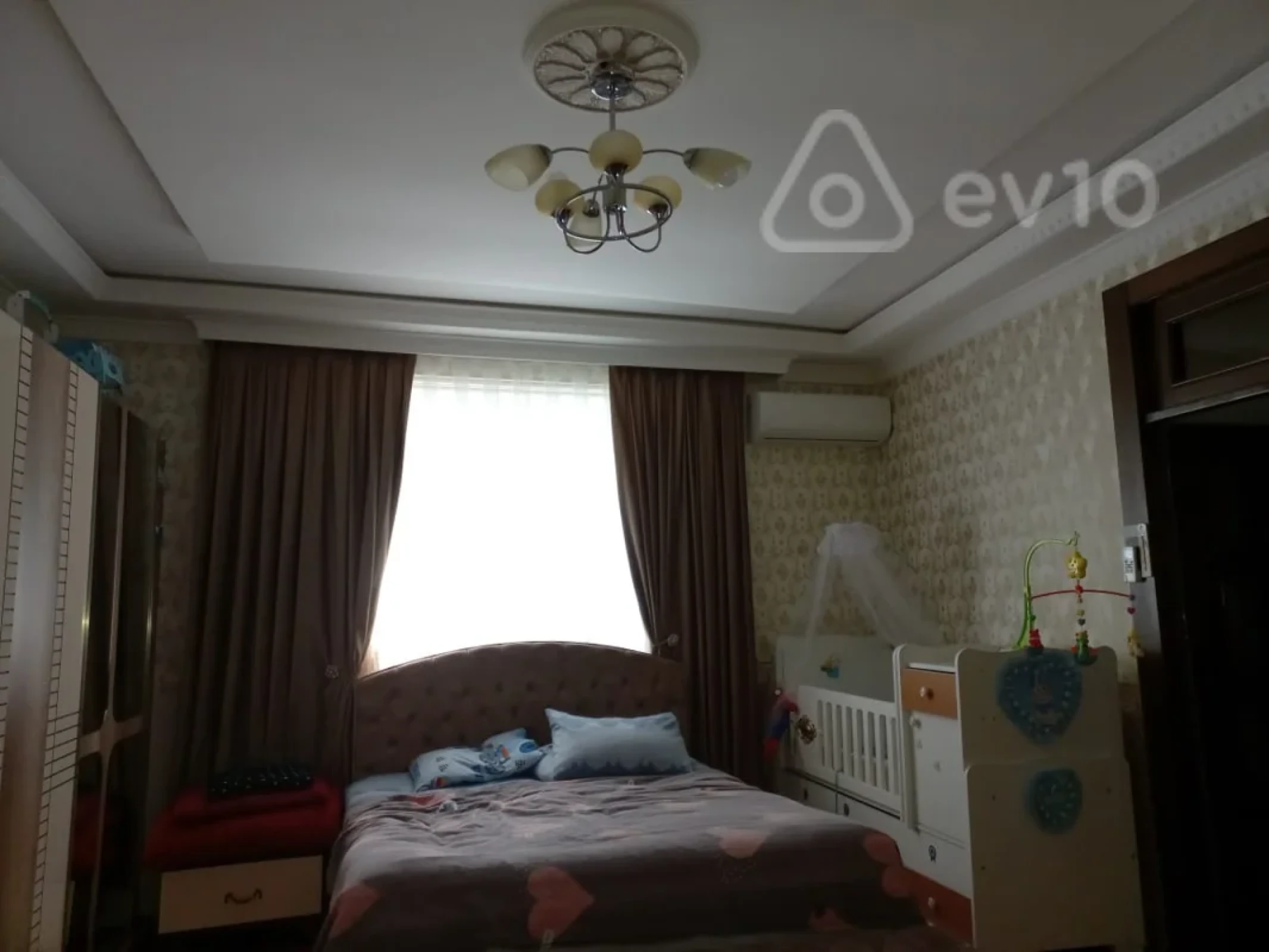 Kirayə verilir 6 otaqlı həyət evi 240 m²