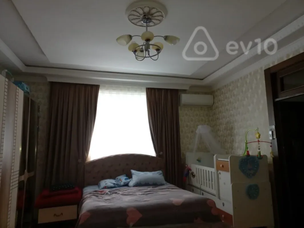 Kirayə verilir 6 otaqlı həyət evi 240 m²