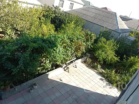 Kirayə verilir 6 otaqlı həyət evi 240 m²