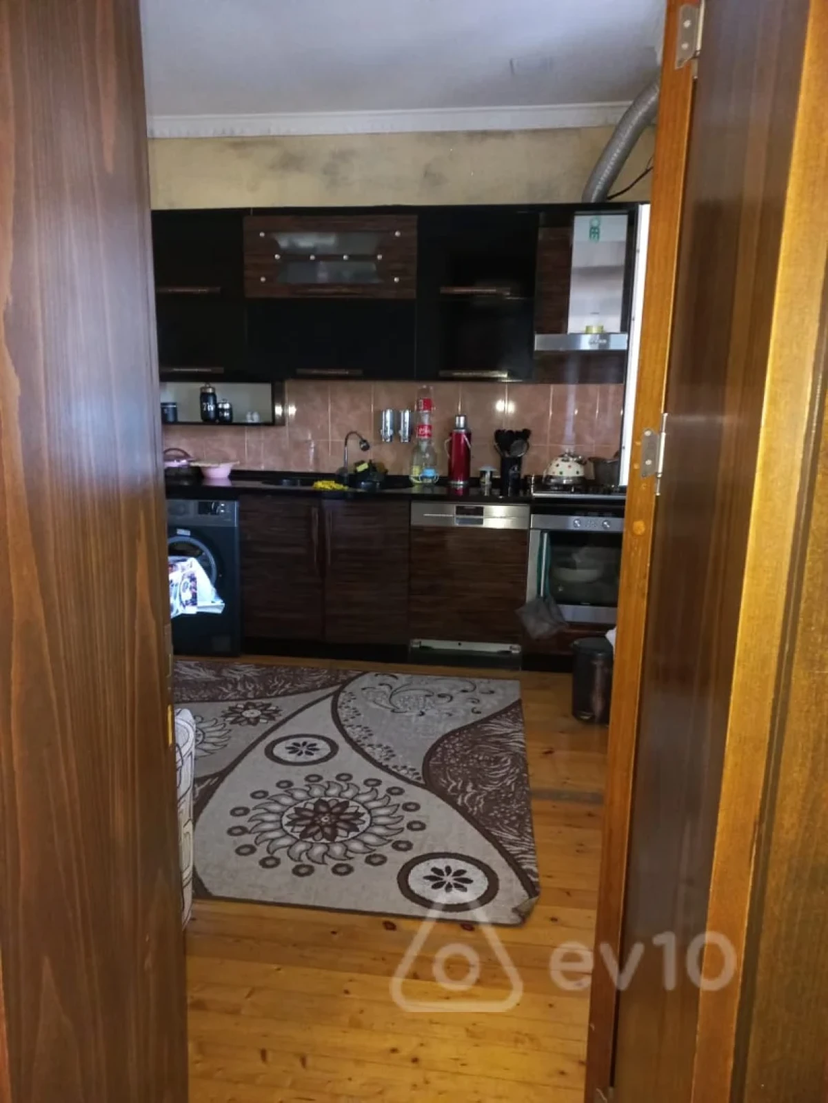 Kirayə verilir 6 otaqlı həyət evi 240 m²