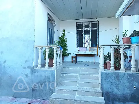 Kirayə verilir 6 otaqlı həyət evi 240 m²
