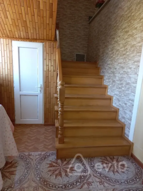 Kirayə verilir 6 otaqlı həyət evi 240 m²