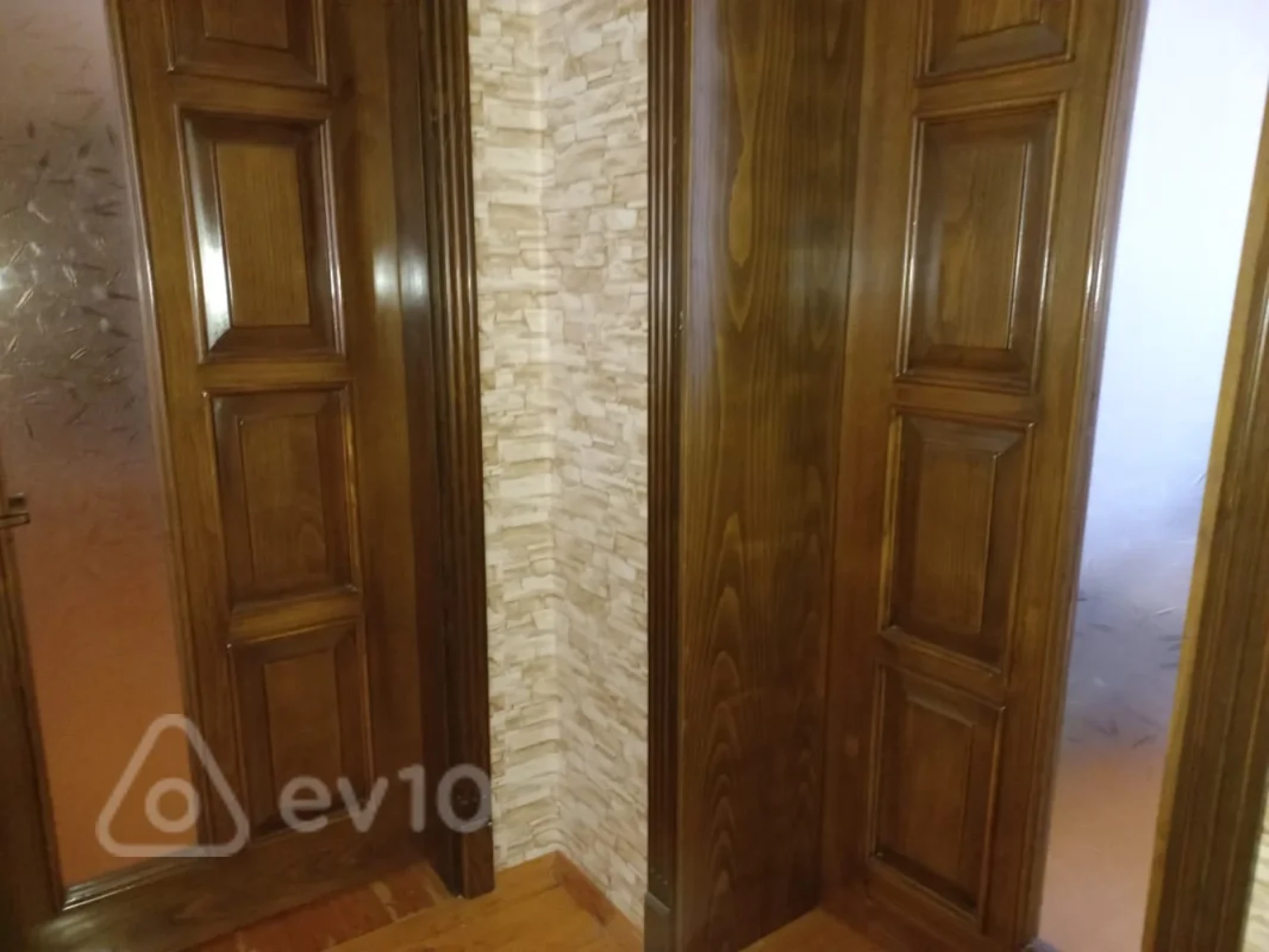 Kirayə verilir 6 otaqlı həyət evi 240 m²