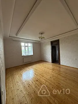 Kirayə verilir 6 otaqlı həyət evi 240 m²