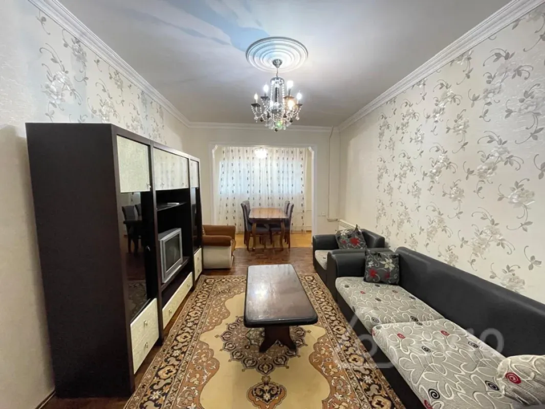 Satılır 2 otaqlı köhnə tikili 65 m²