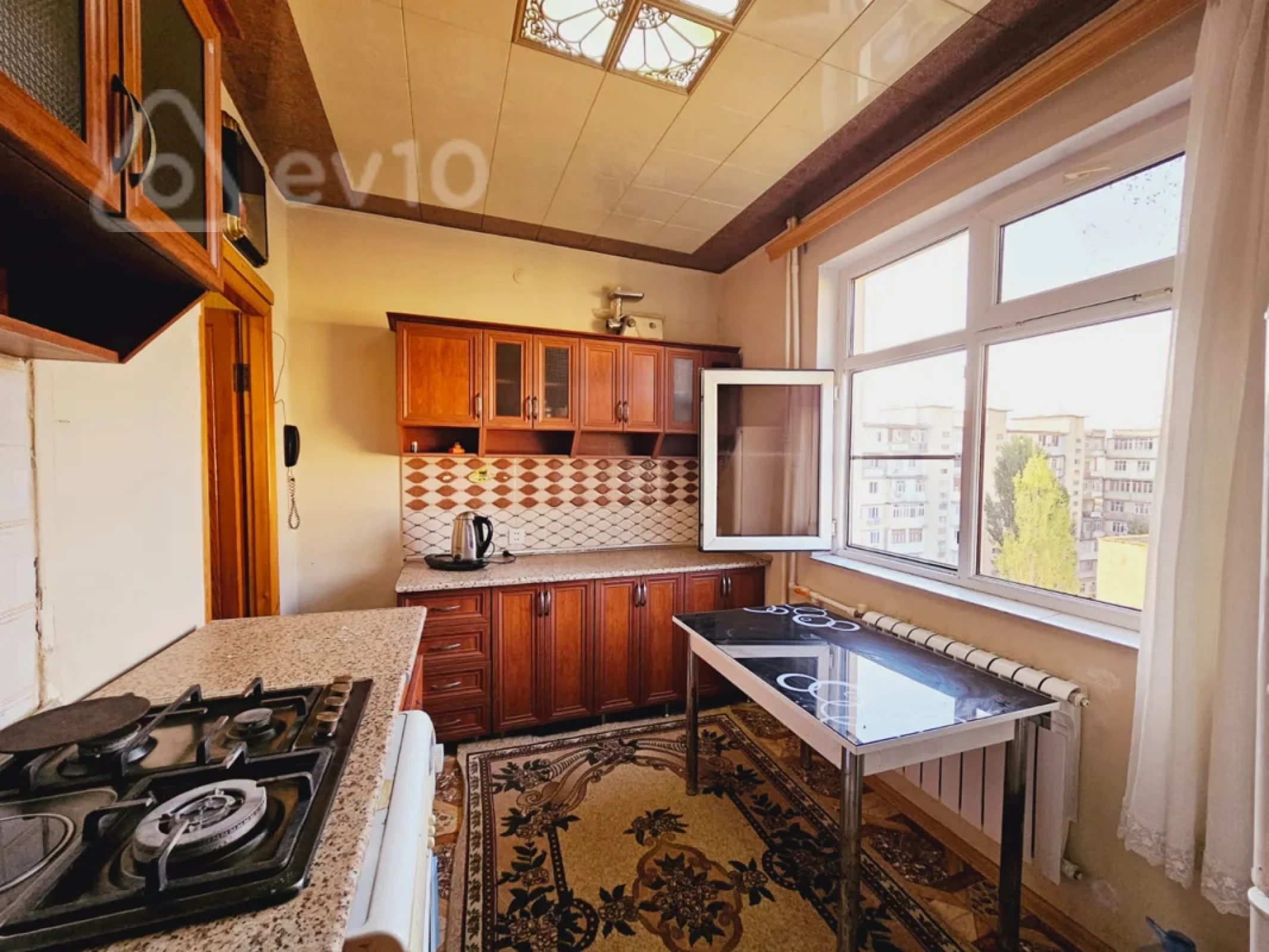 Satılır 2 otaqlı köhnə tikili 65 m²