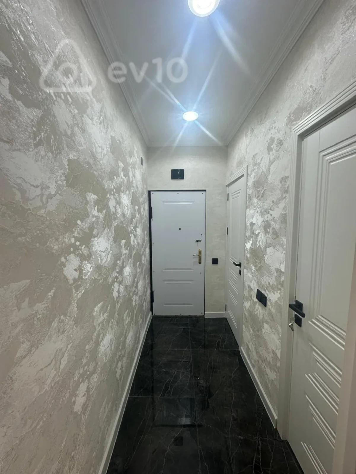 Satılır 3 otaqlı köhnə tikili 50 m²