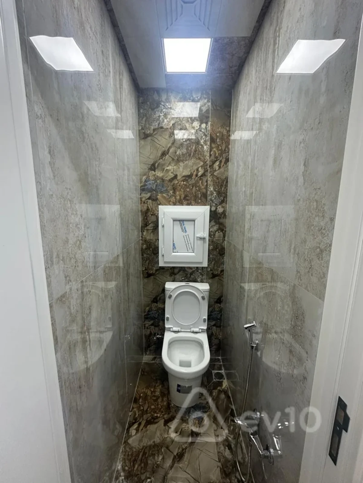 Satılır 3 otaqlı köhnə tikili 50 m²