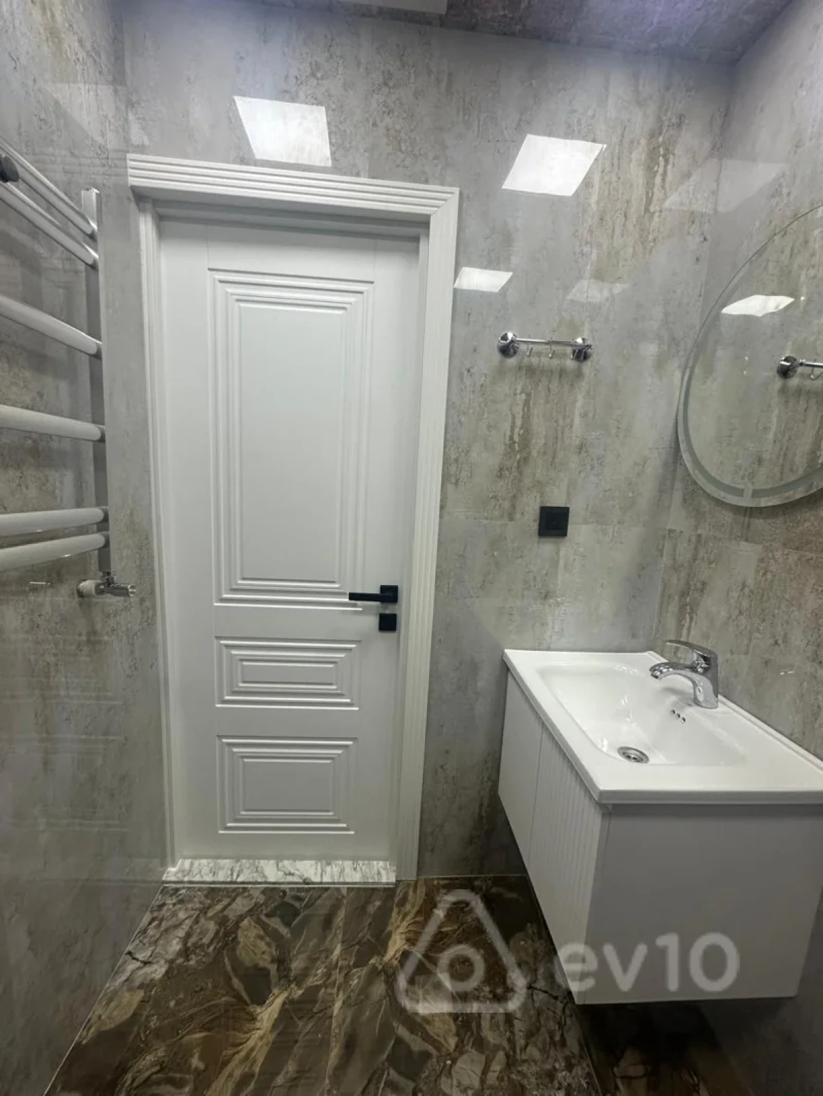 Satılır 3 otaqlı köhnə tikili 50 m²