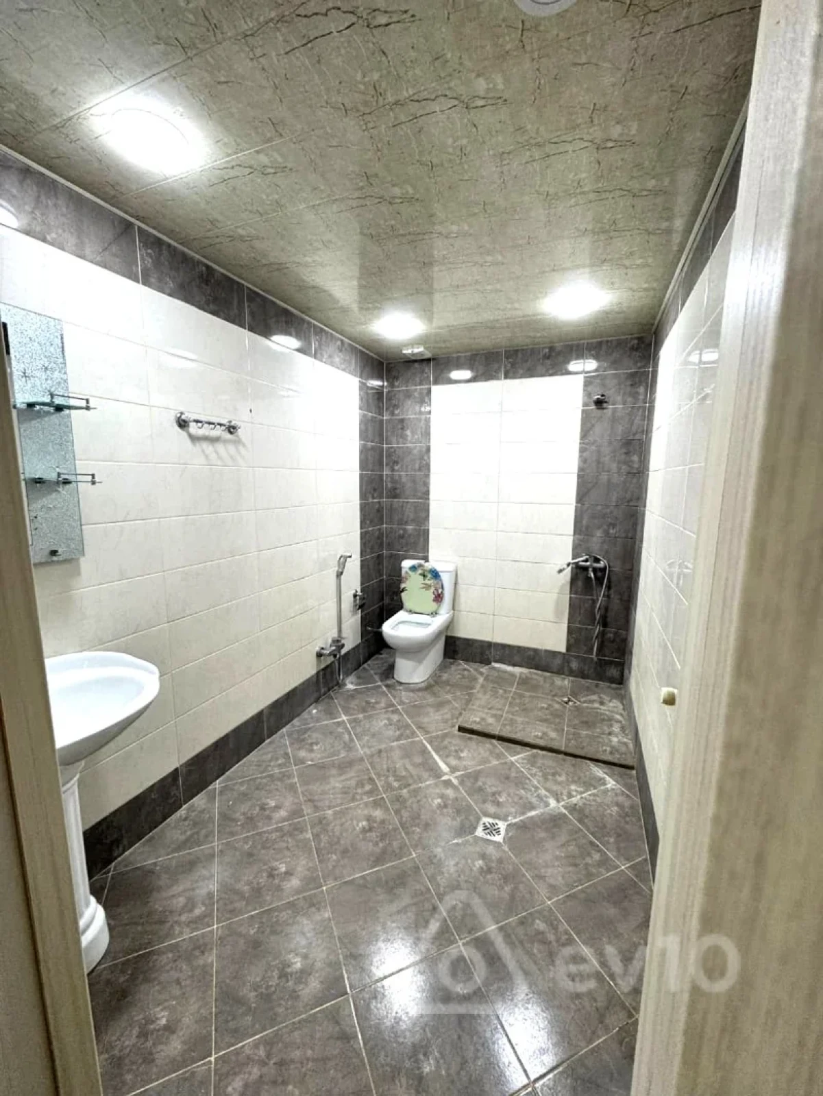 Kirayə verilir 1 otaqlı yeni tikili 43 m²