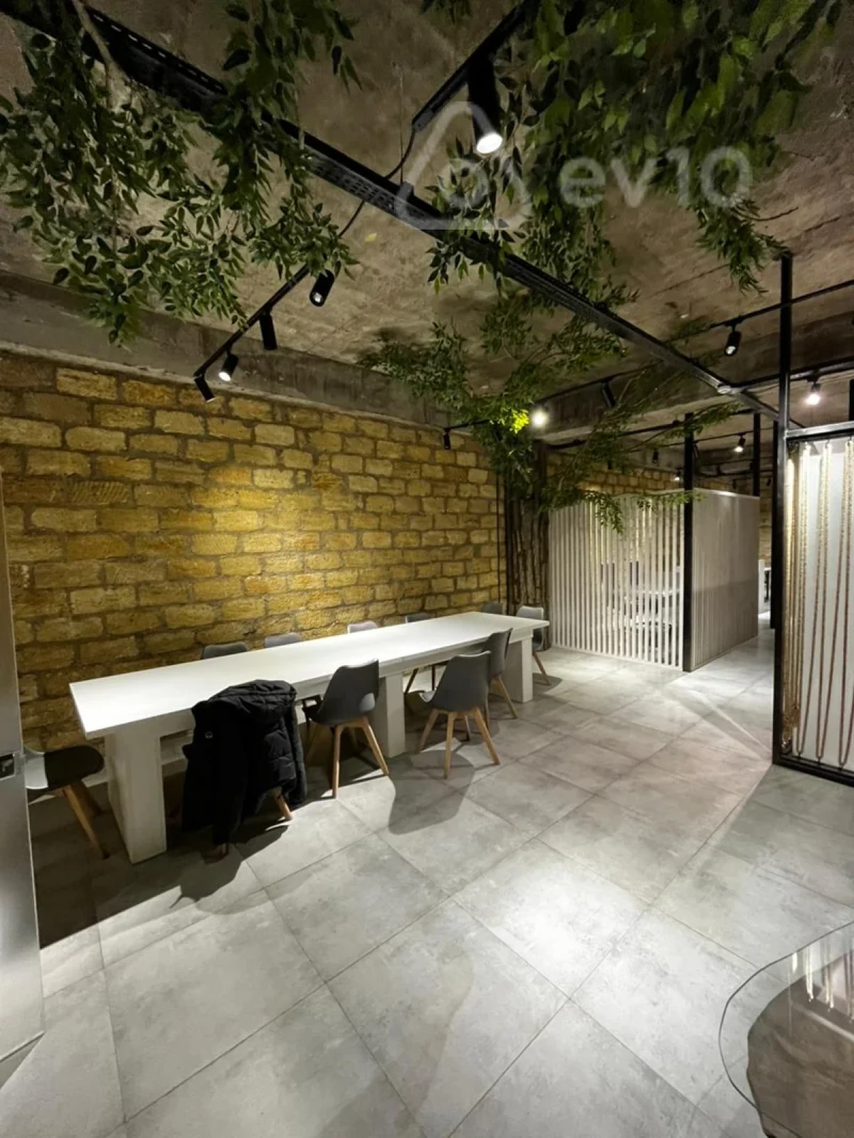 Kirayə verilir 3 otaqlı ofis 110 m²