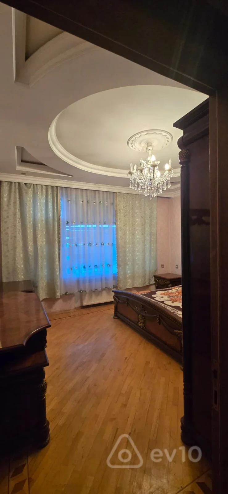 Kirayə verilir 3 otaqlı yeni tikili 130 m²