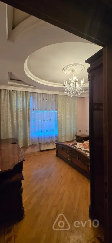 Kirayə verilir 3 otaqlı yeni tikili 130 m²