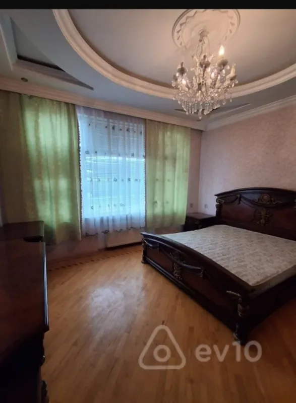 Kirayə verilir 3 otaqlı yeni tikili 130 m²