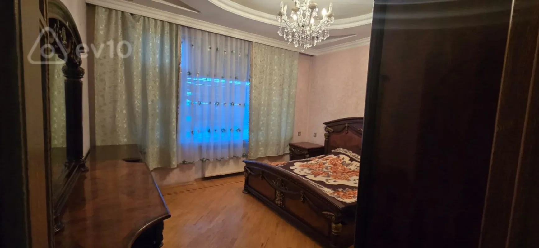 Kirayə verilir 3 otaqlı yeni tikili 130 m²