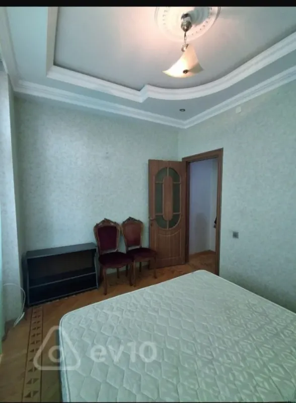 Kirayə verilir 3 otaqlı yeni tikili 130 m²