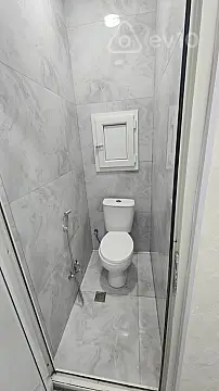 Kirayə verilir 2 otaqlı köhnə tikili 65 m²