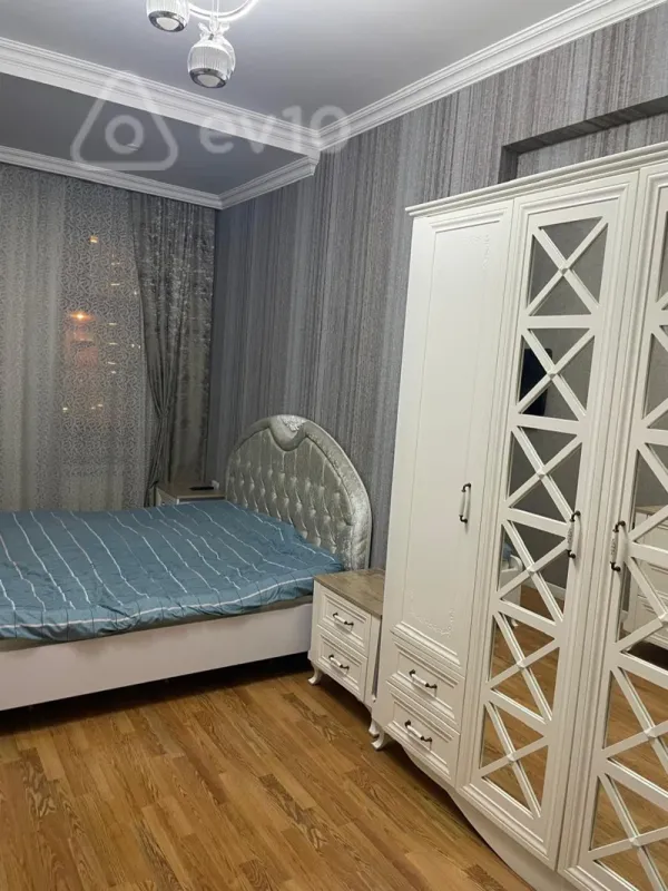 Kirayə verilir 2 otaqlı köhnə tikili 70 m²