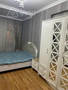 Kirayə verilir 2 otaqlı köhnə tikili 70 m²