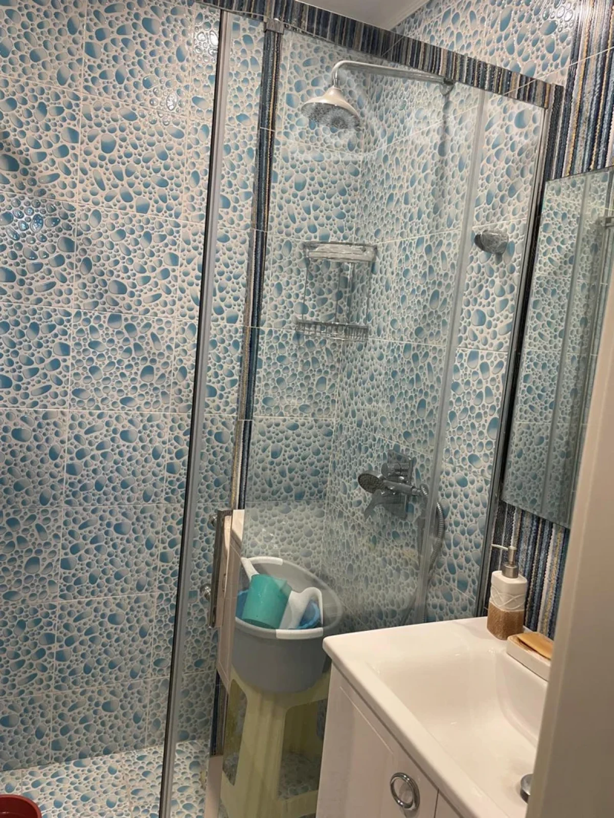 Kirayə verilir 2 otaqlı köhnə tikili 70 m²