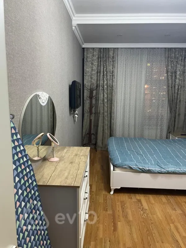 Kirayə verilir 2 otaqlı köhnə tikili 70 m²