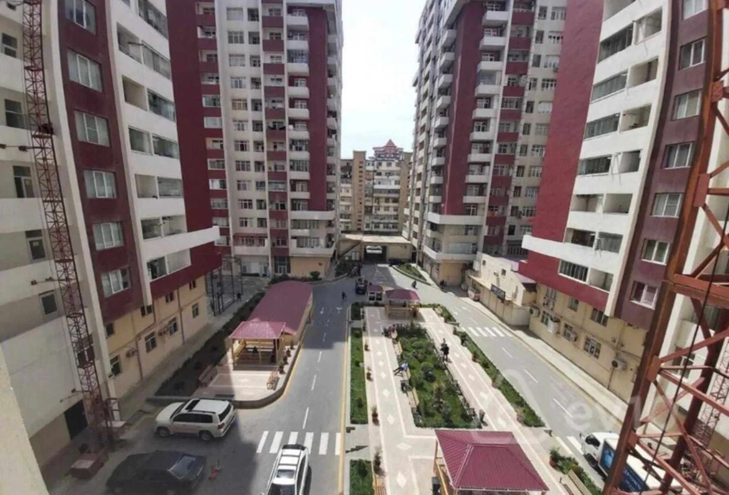 Kirayə verilir 3 otaqlı yeni tikili 130 m²