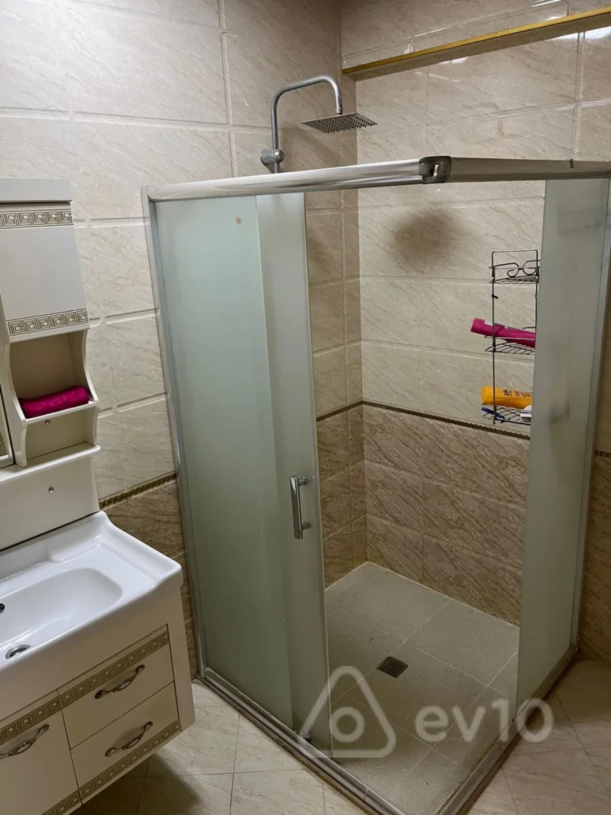 Kirayə verilir 3 otaqlı yeni tikili 130 m²