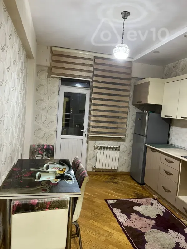 Kirayə verilir 3 otaqlı yeni tikili 130 m²