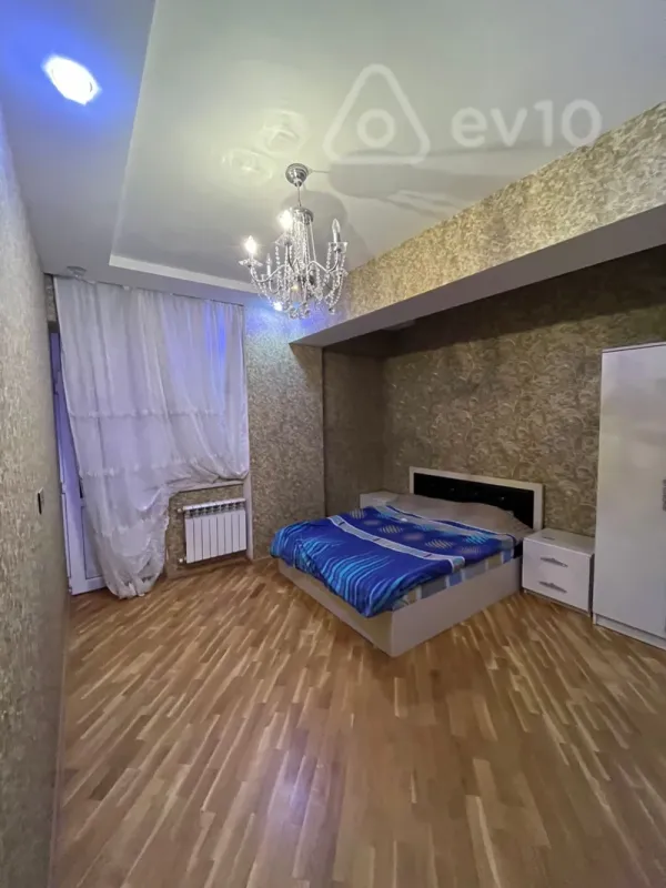 Kirayə verilir 3 otaqlı yeni tikili 130 m²
