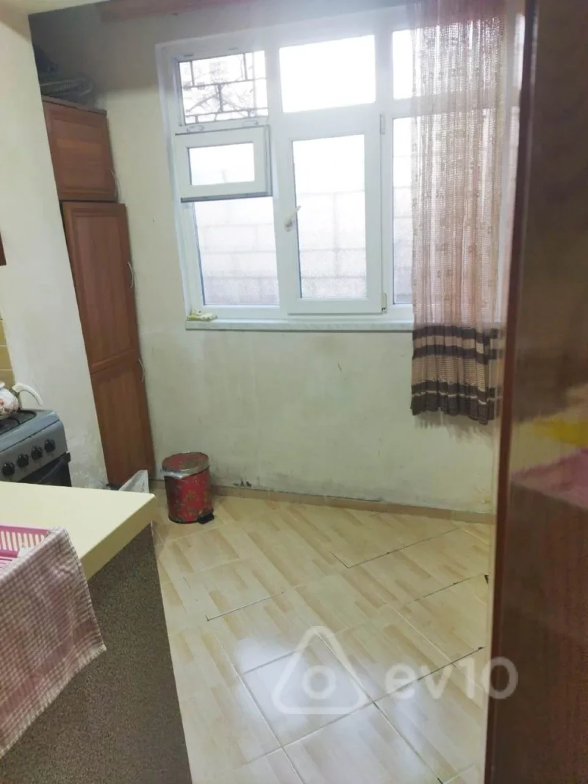 Satılır 2 otaqlı köhnə tikili 60 m²