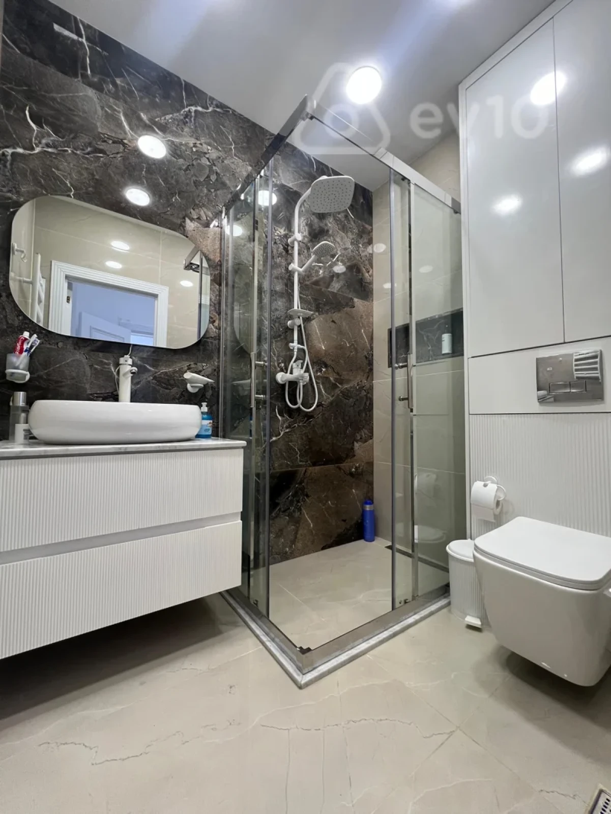 Kirayə verilir 2 otaqlı yeni tikili 65 m²