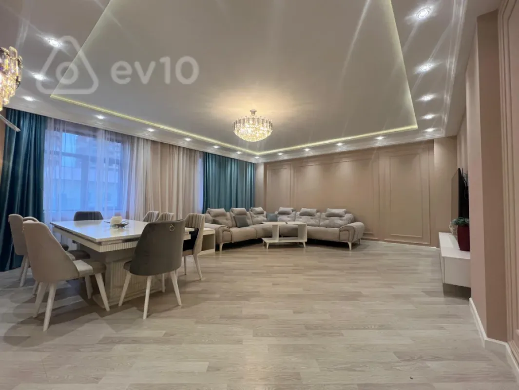 Kirayə verilir 2 otaqlı yeni tikili 65 m²