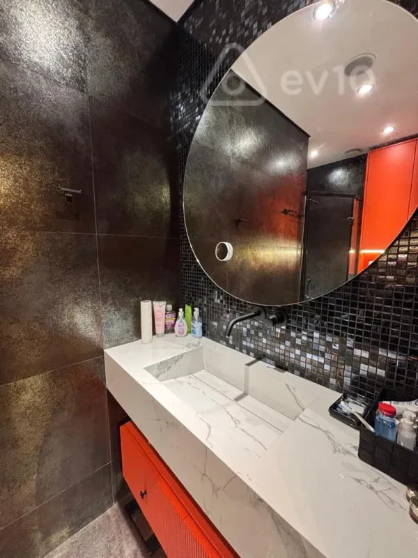 Kirayə verilir 2 otaqlı yeni tikili 70 m²