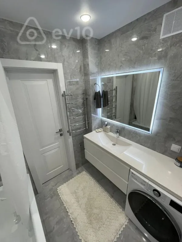 Kirayə verilir 3 otaqlı yeni tikili 130 m²