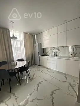 Kirayə verilir 3 otaqlı yeni tikili 130 m²