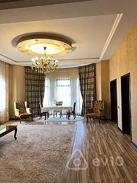 Kirayə verilir 6 otaqlı həyət evi 300 m²