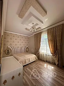 Kirayə verilir 6 otaqlı həyət evi 300 m²