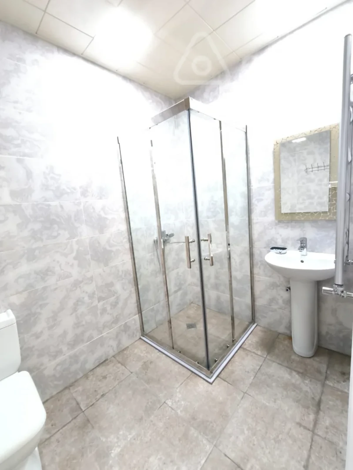 Kirayə verilir 2 otaqlı yeni tikili 68 m²
