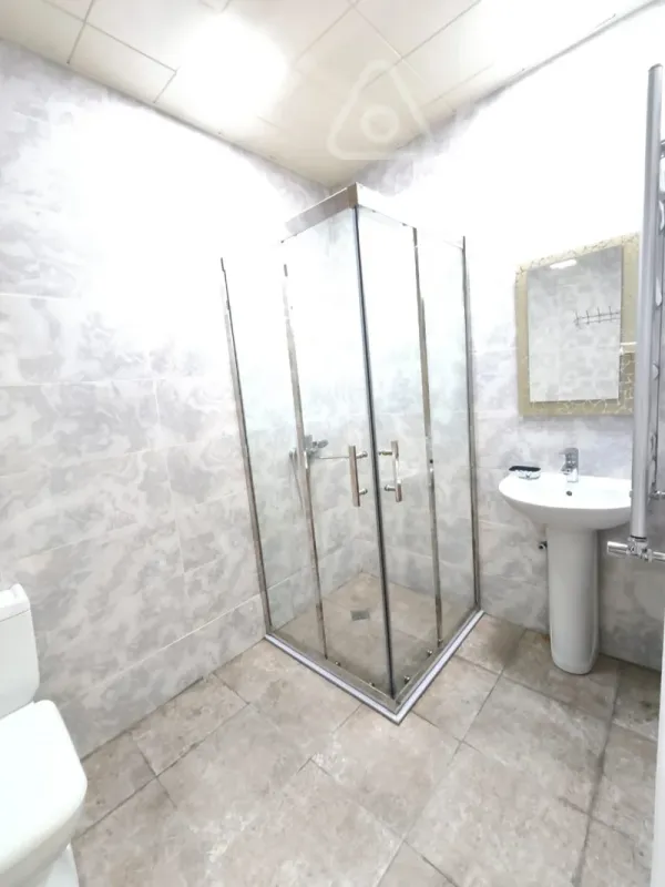 Kirayə verilir 2 otaqlı yeni tikili 68 m²