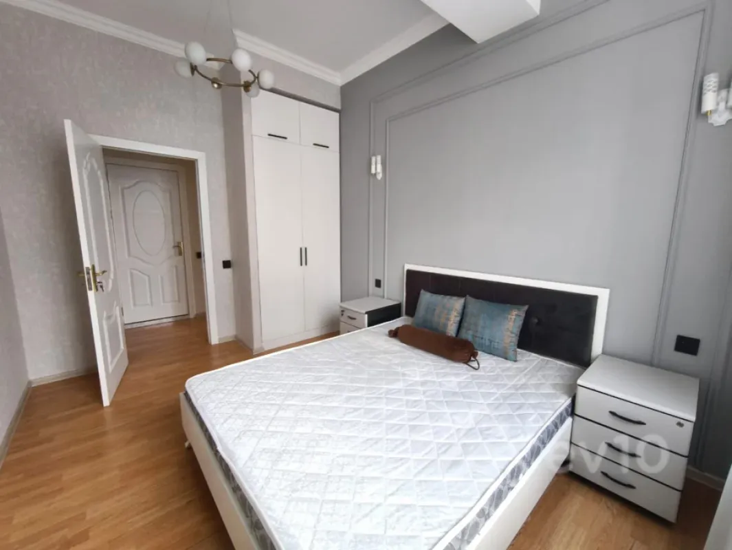 Kirayə verilir 2 otaqlı yeni tikili 68 m²