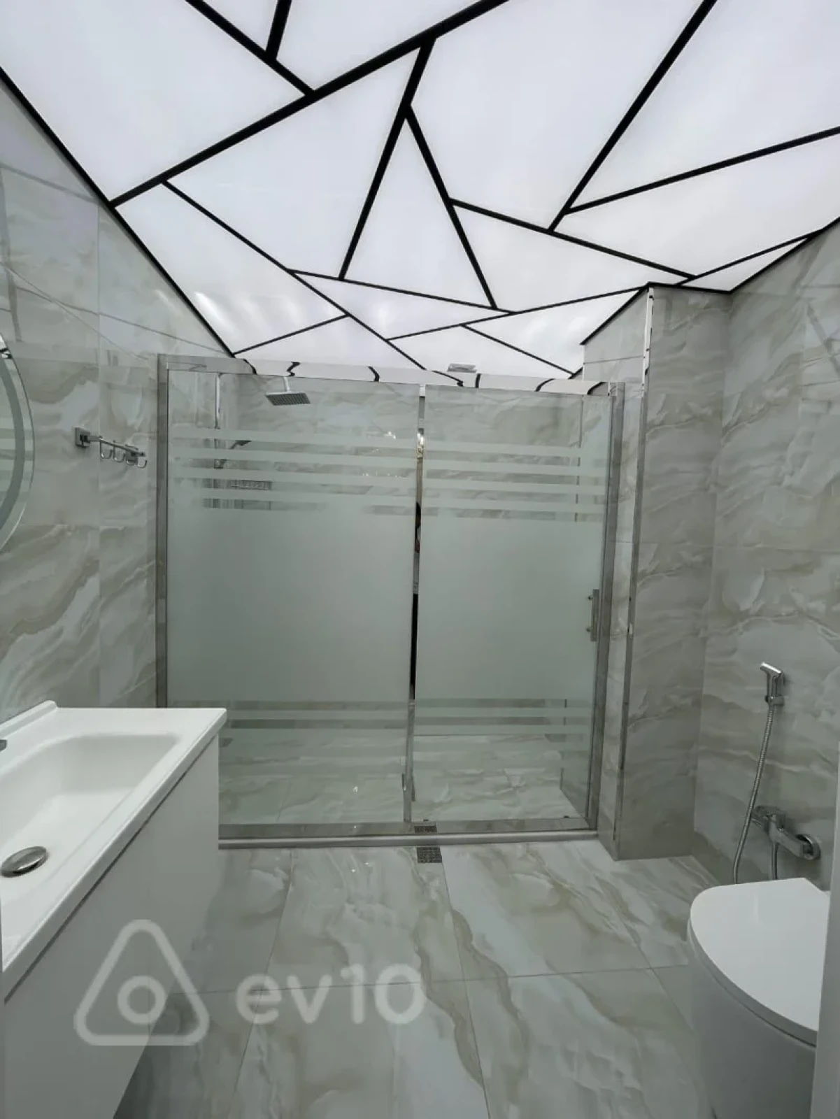 Satılır 2 otaqlı yeni tikili 68 m²