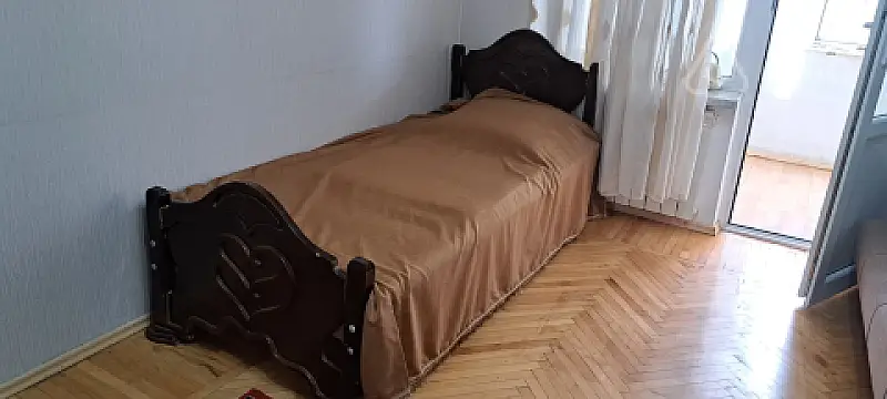 Kirayə verilir 3 otaqlı köhnə tikili 85 m²